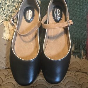 Clarks flats